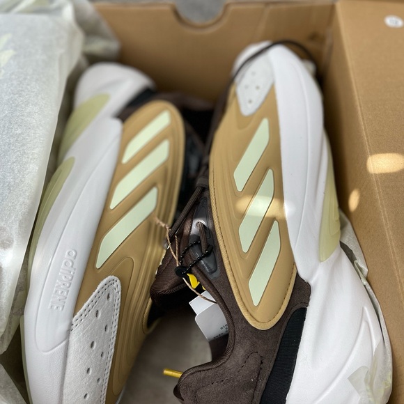 ADIDAS - Picture 2 of 9